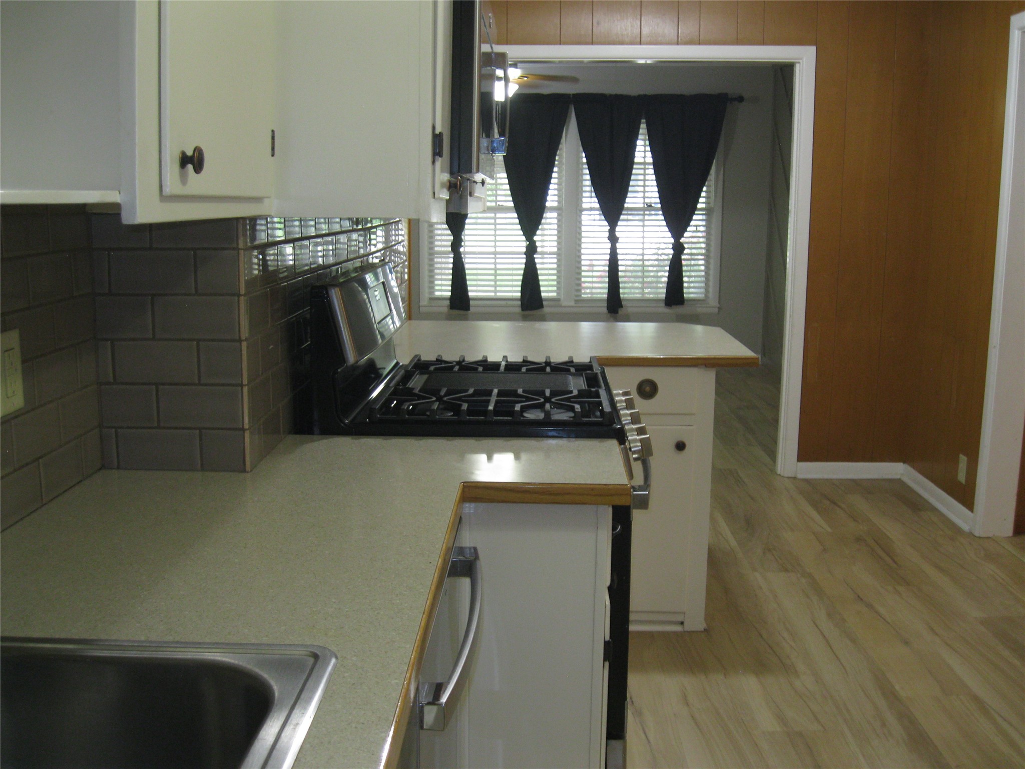 1206 W Dyer Street Breckenridge TX 76424