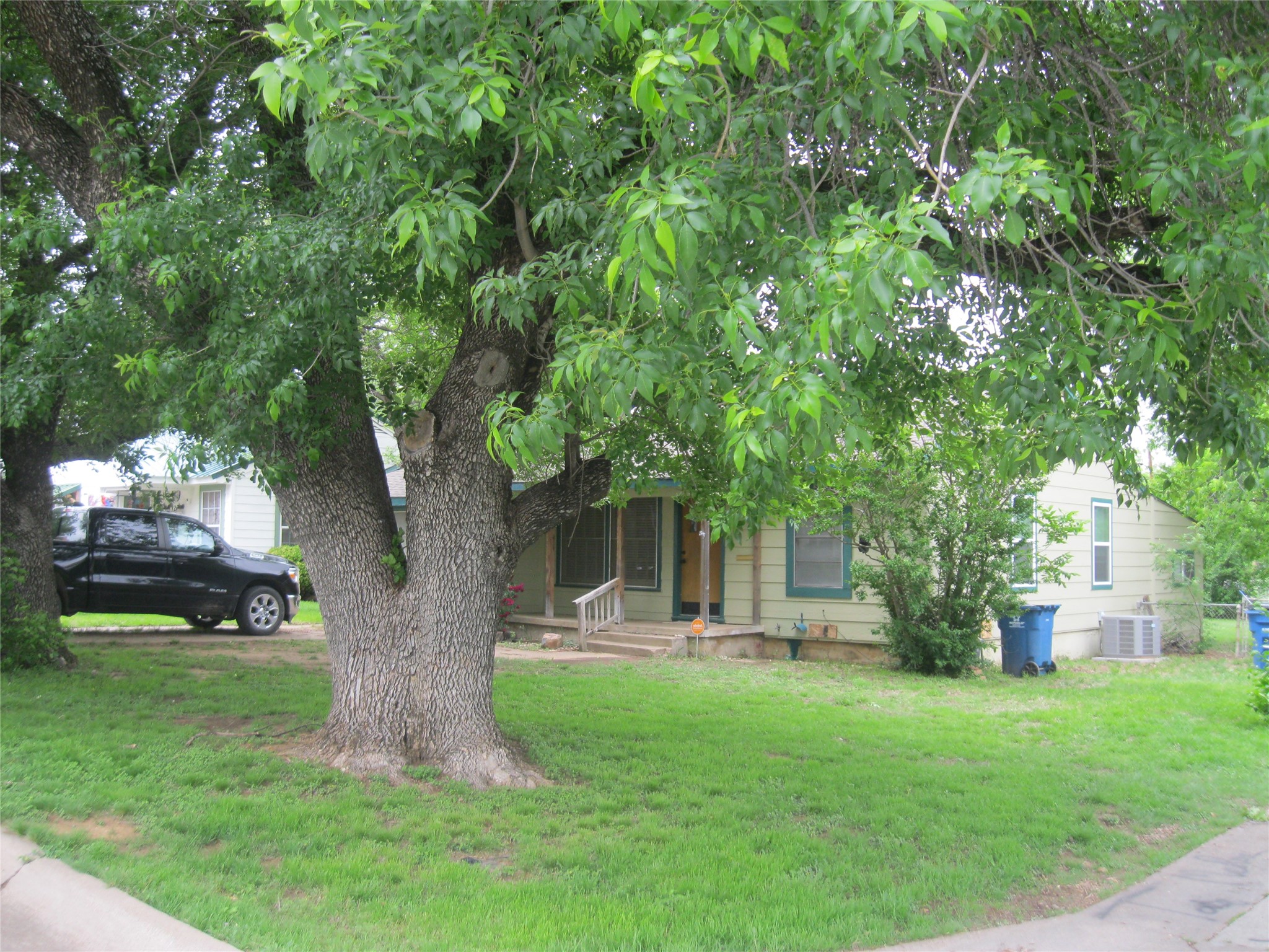 1206 W Dyer Street Breckenridge TX 76424