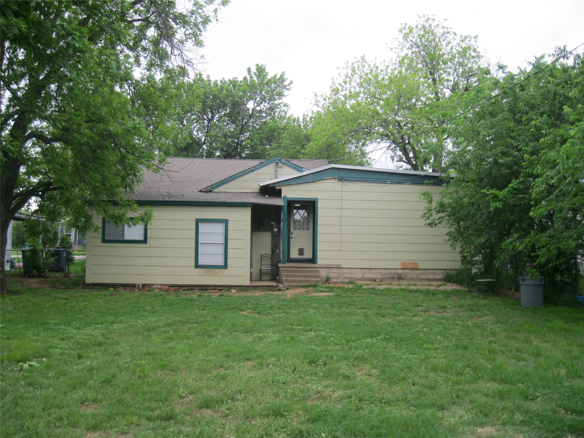 1206 W Dyer Street Breckenridge TX 76424