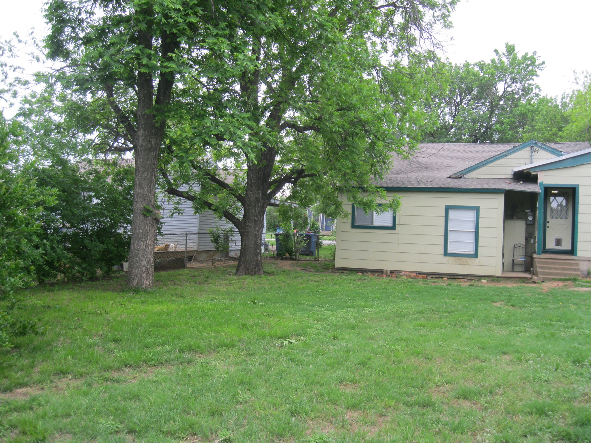 1206 W Dyer Street Breckenridge TX 76424