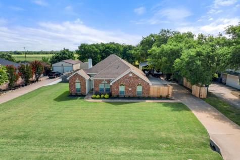 204 Kings Court Drive Waxahachie TX 75165