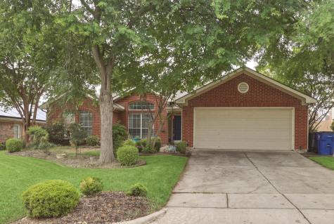 1714 Crestmeadow Lane Mansfield TX 76063
