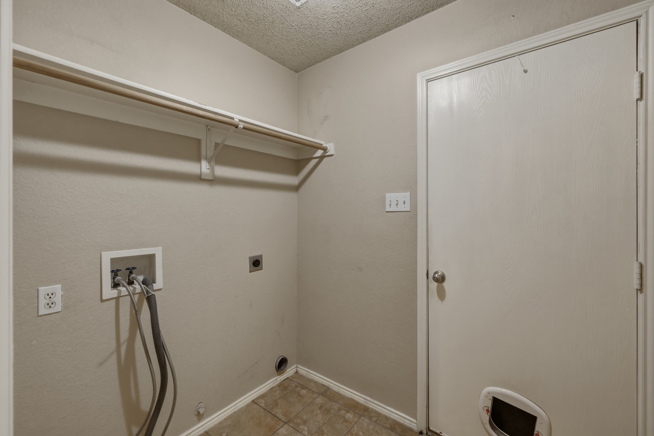 1714 Crestmeadow Lane Mansfield TX 76063