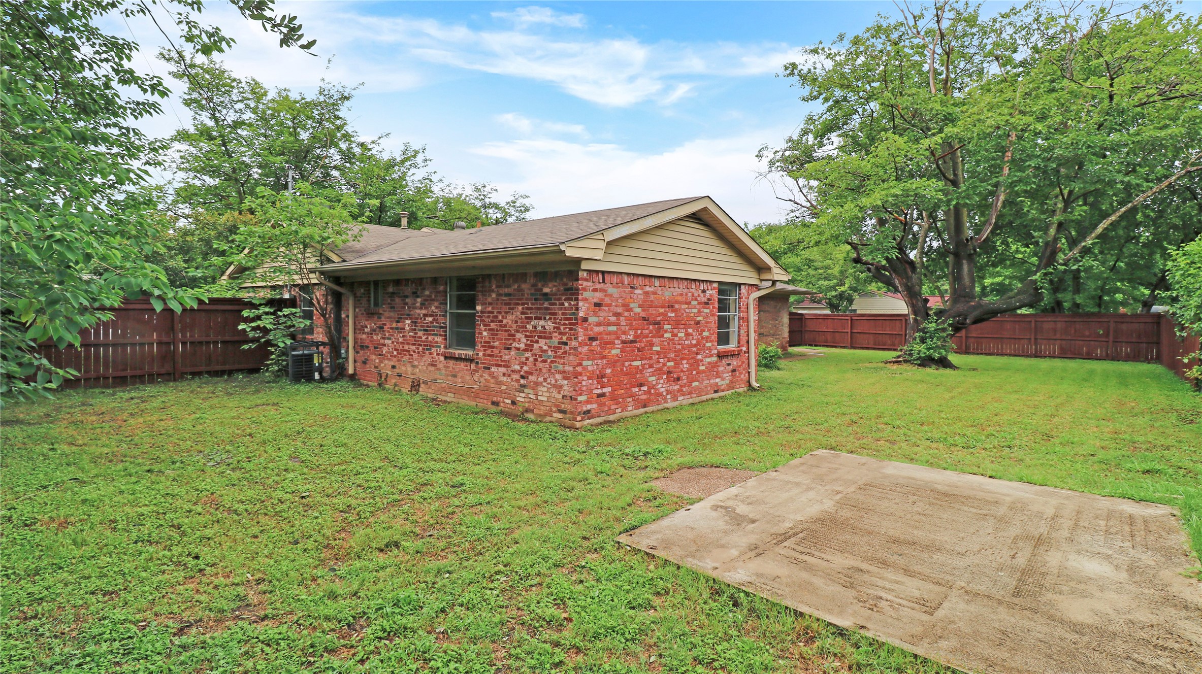 415 E Mona Avenue Duncanville TX 75137