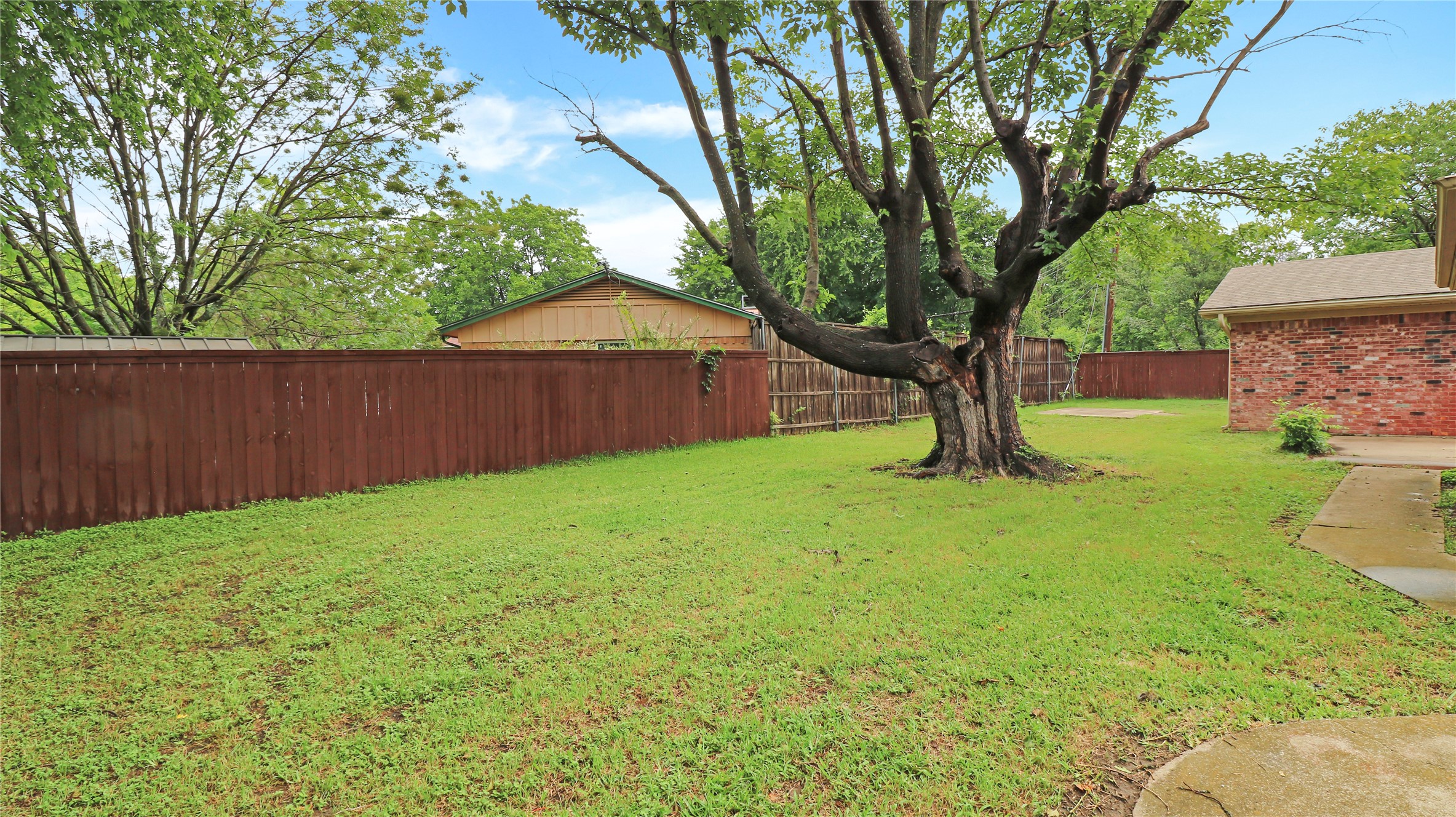 415 E Mona Avenue Duncanville TX 75137