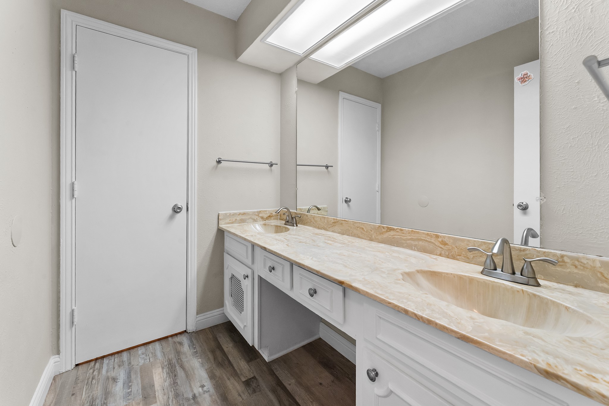 426 Brook Hollow Circle Desoto TX 75115