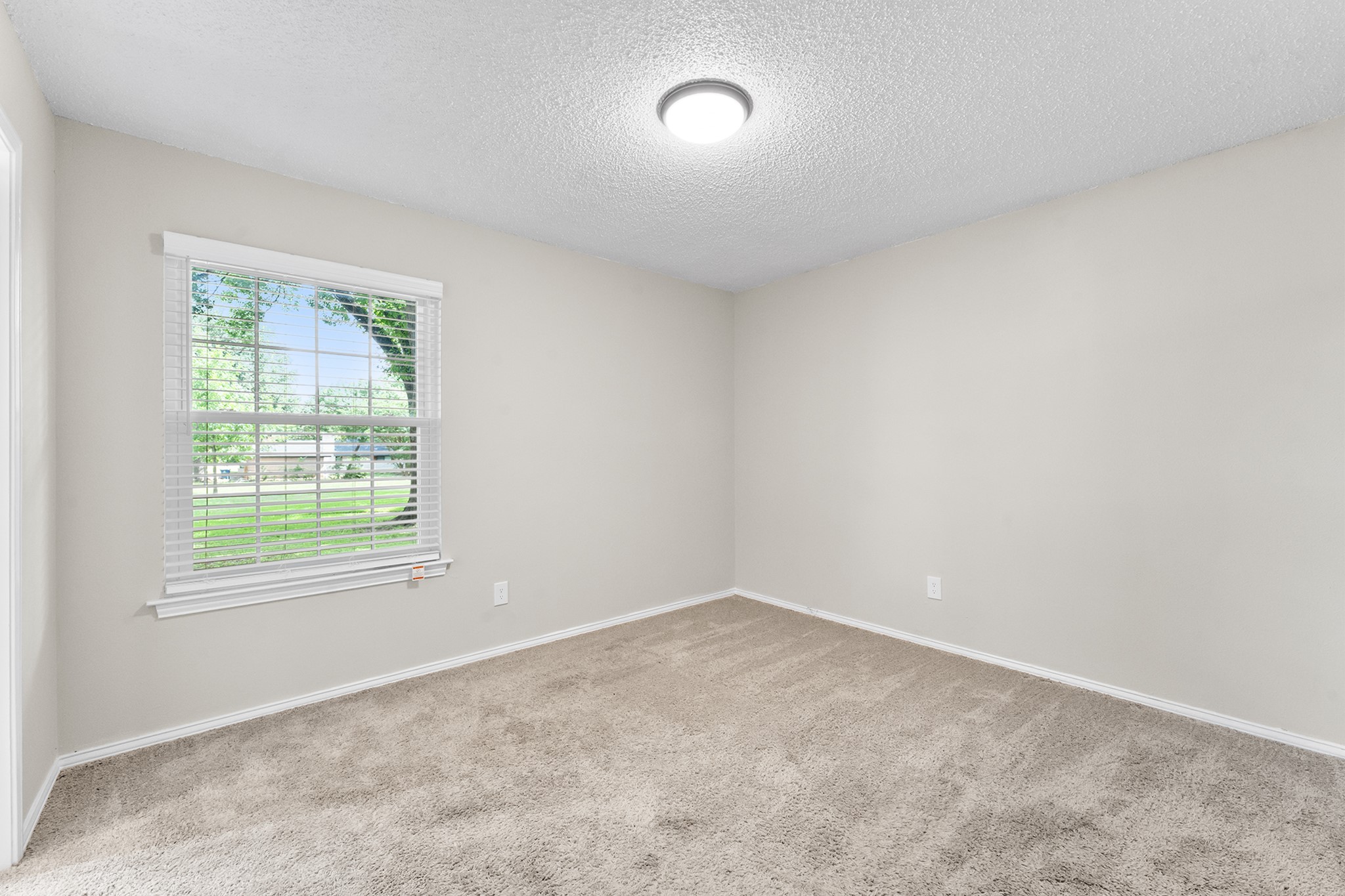 426 Brook Hollow Circle Desoto TX 75115