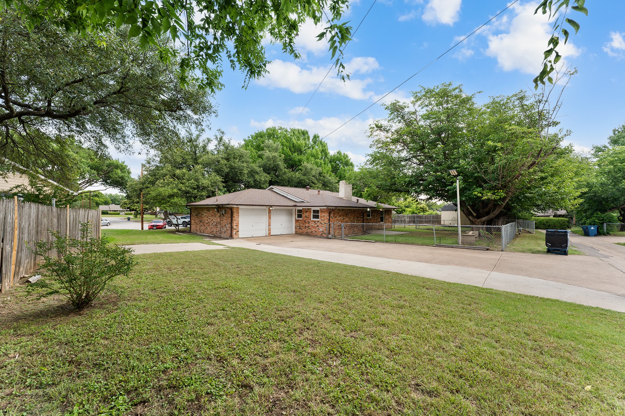 426 Brook Hollow Circle Desoto TX 75115