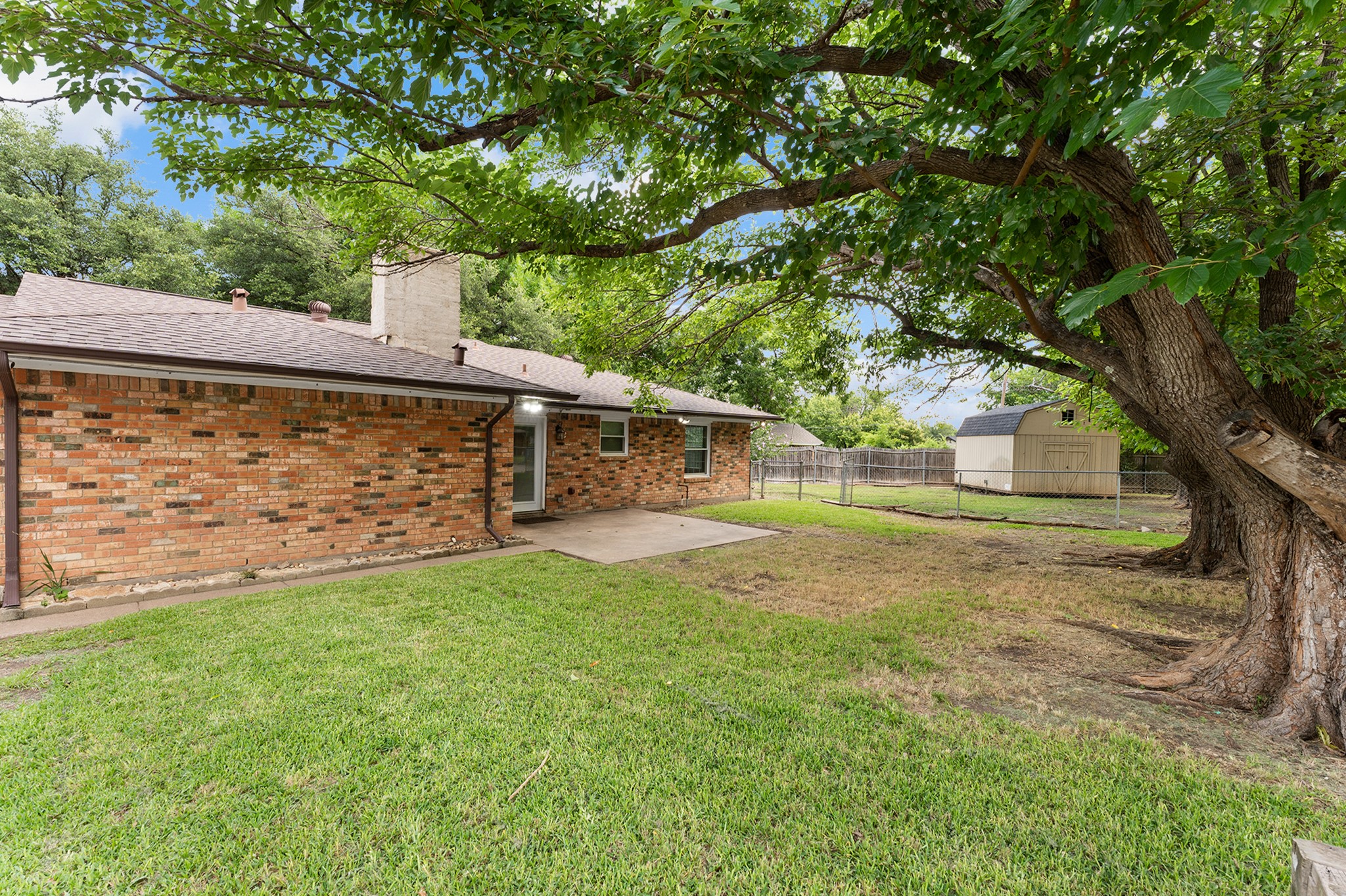 426 Brook Hollow Circle Desoto TX 75115