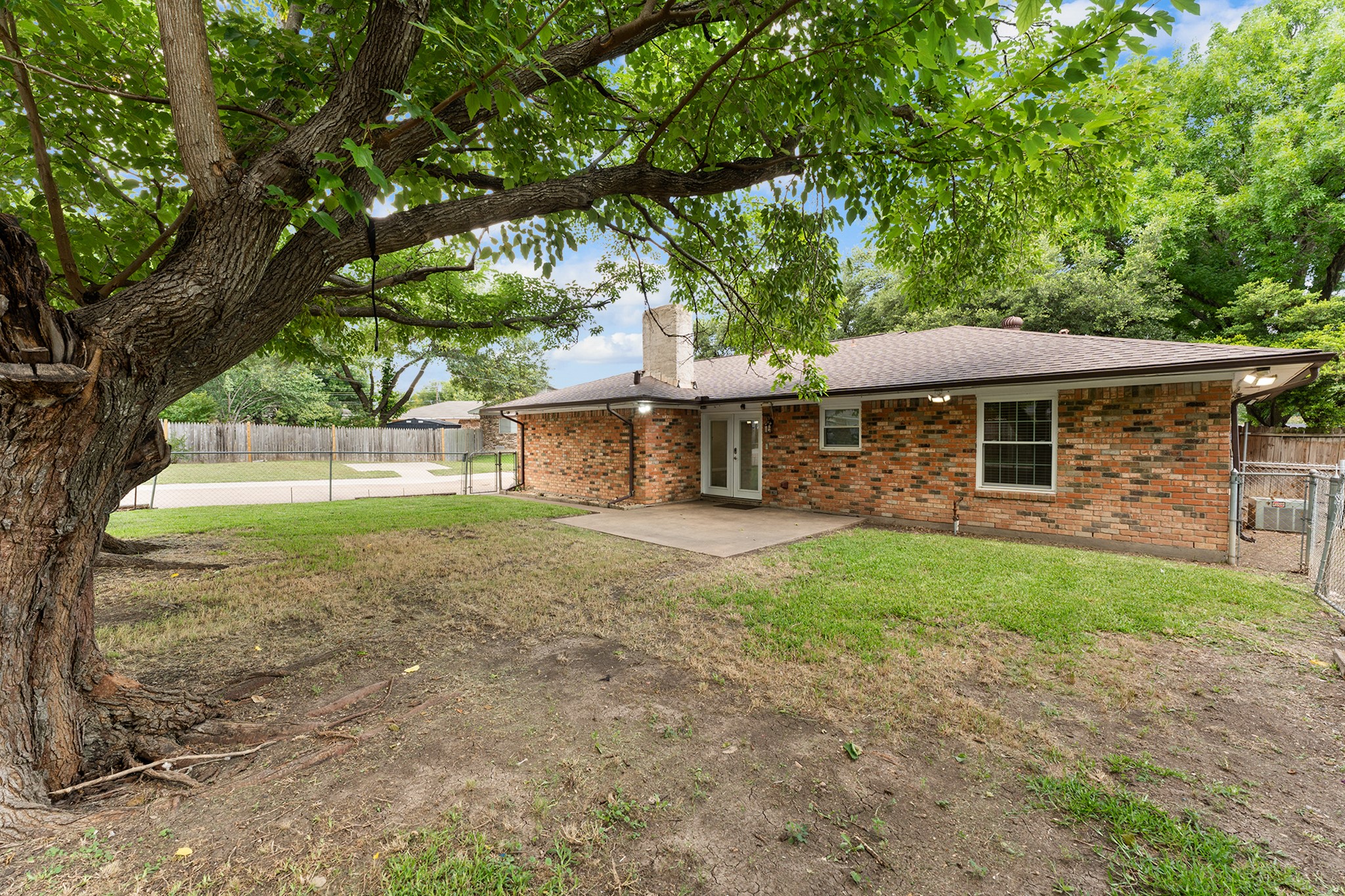 426 Brook Hollow Circle Desoto TX 75115