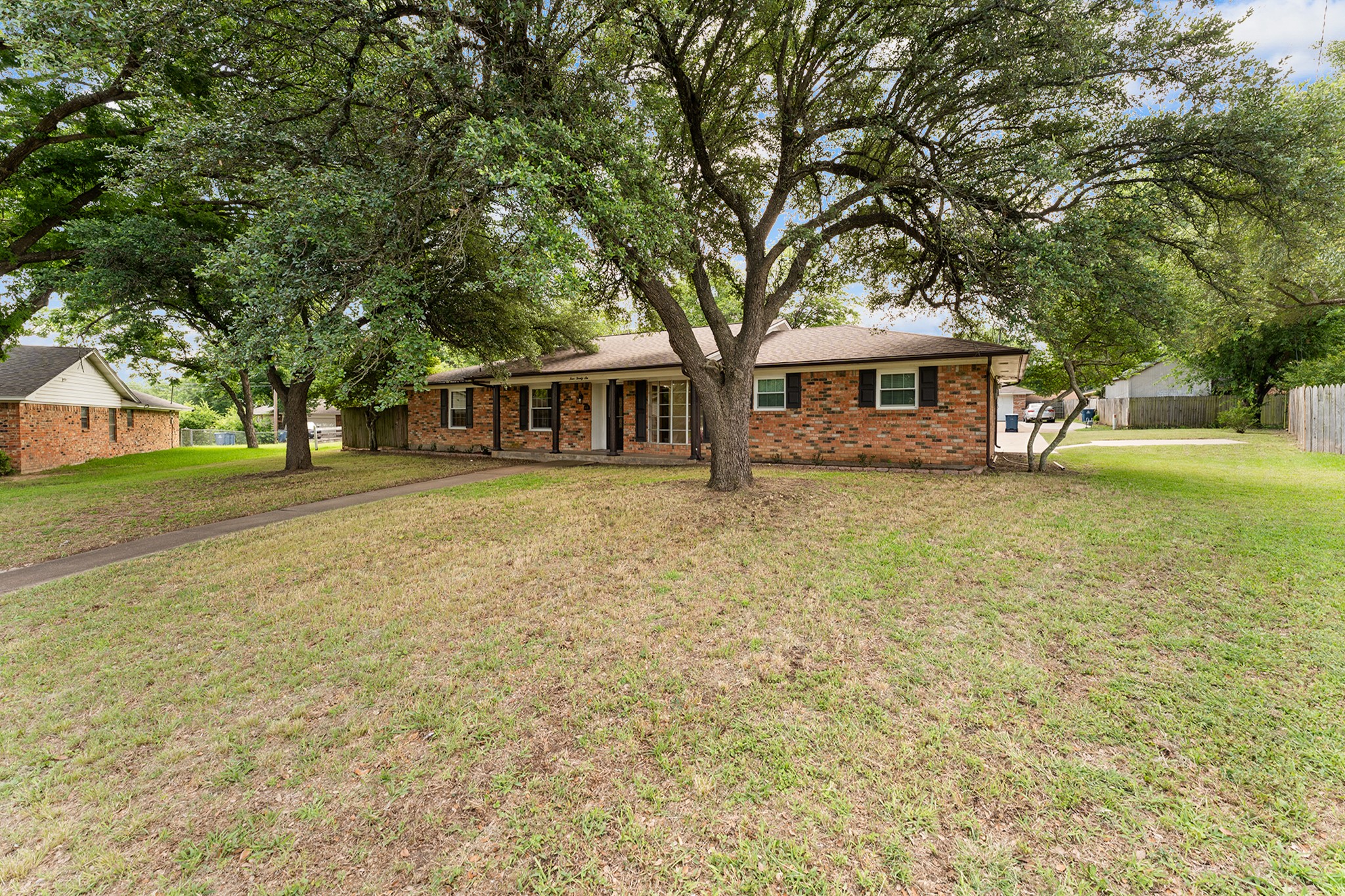 426 Brook Hollow Circle Desoto TX 75115