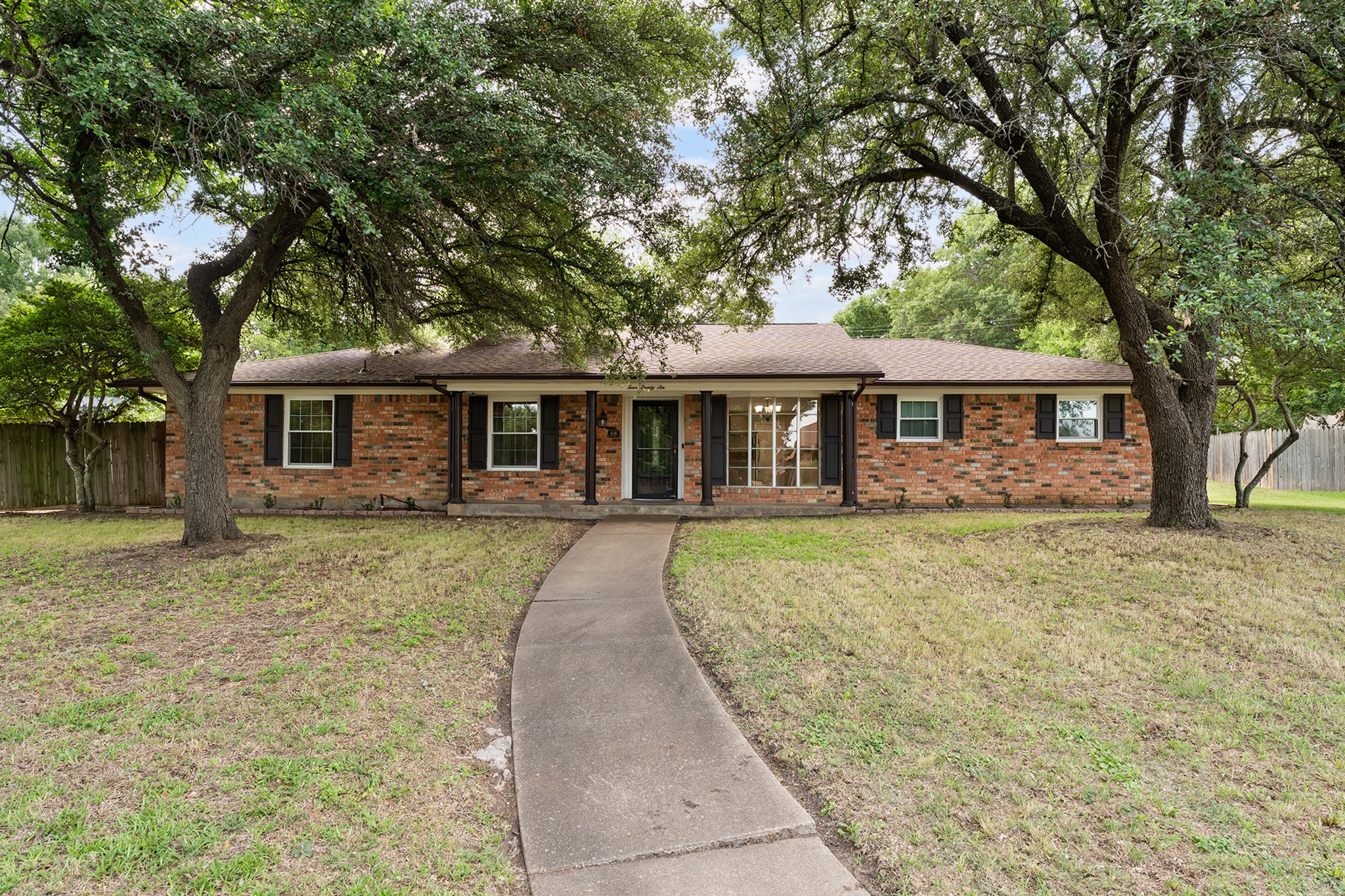 426 Brook Hollow Circle Desoto TX 75115