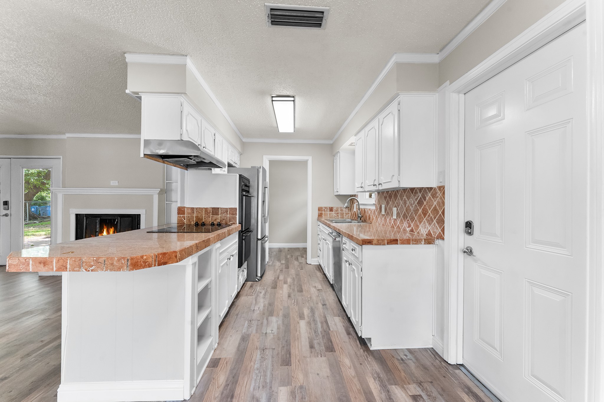 426 Brook Hollow Circle Desoto TX 75115