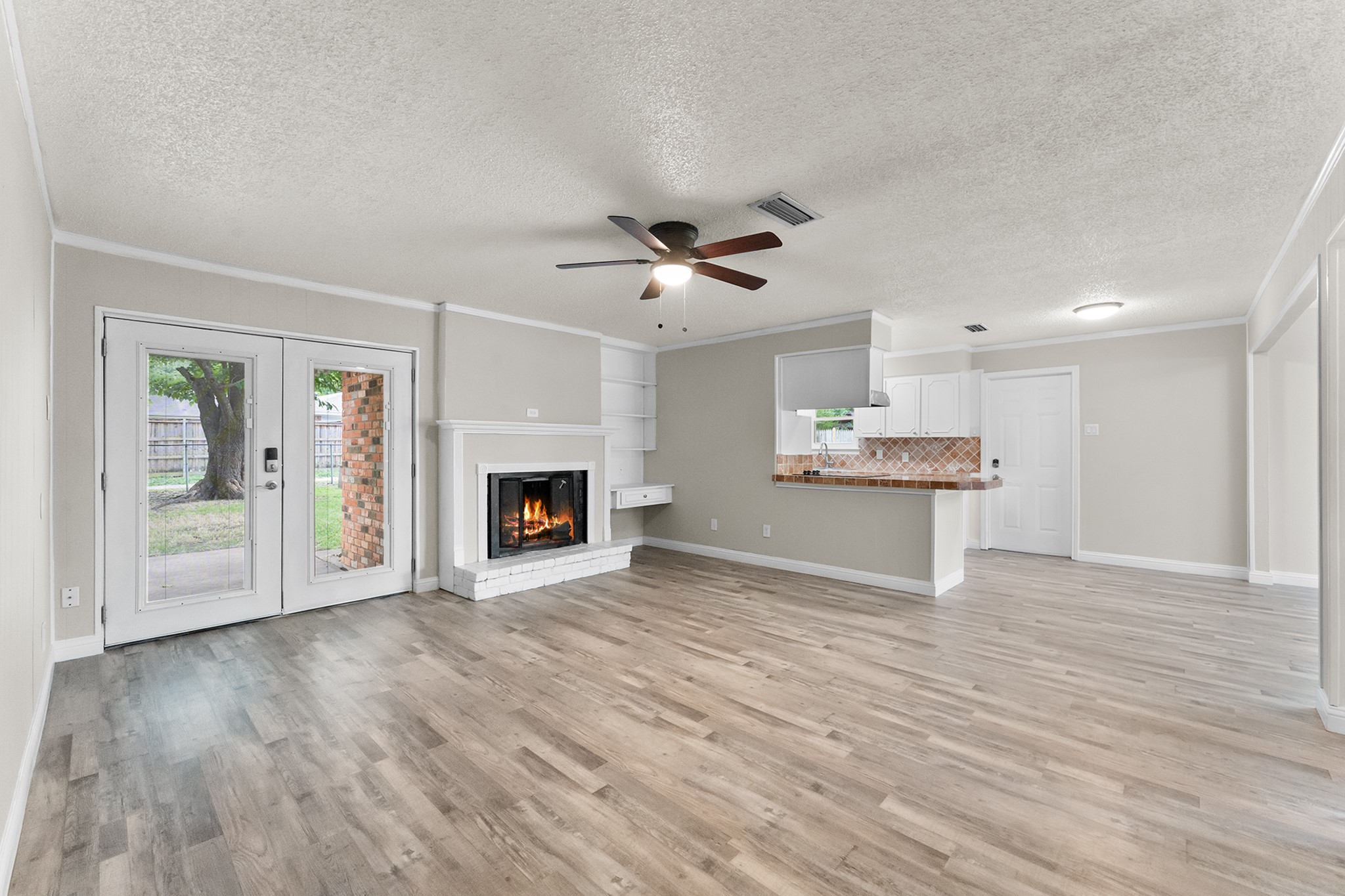 426 Brook Hollow Circle Desoto TX 75115