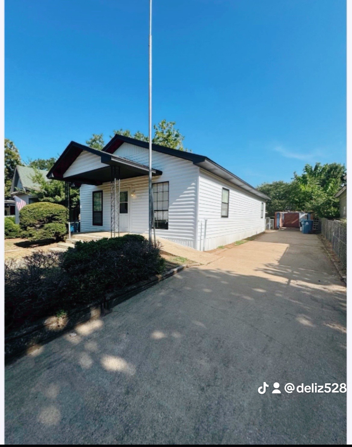 715 W Monterey Street Denison TX 75020