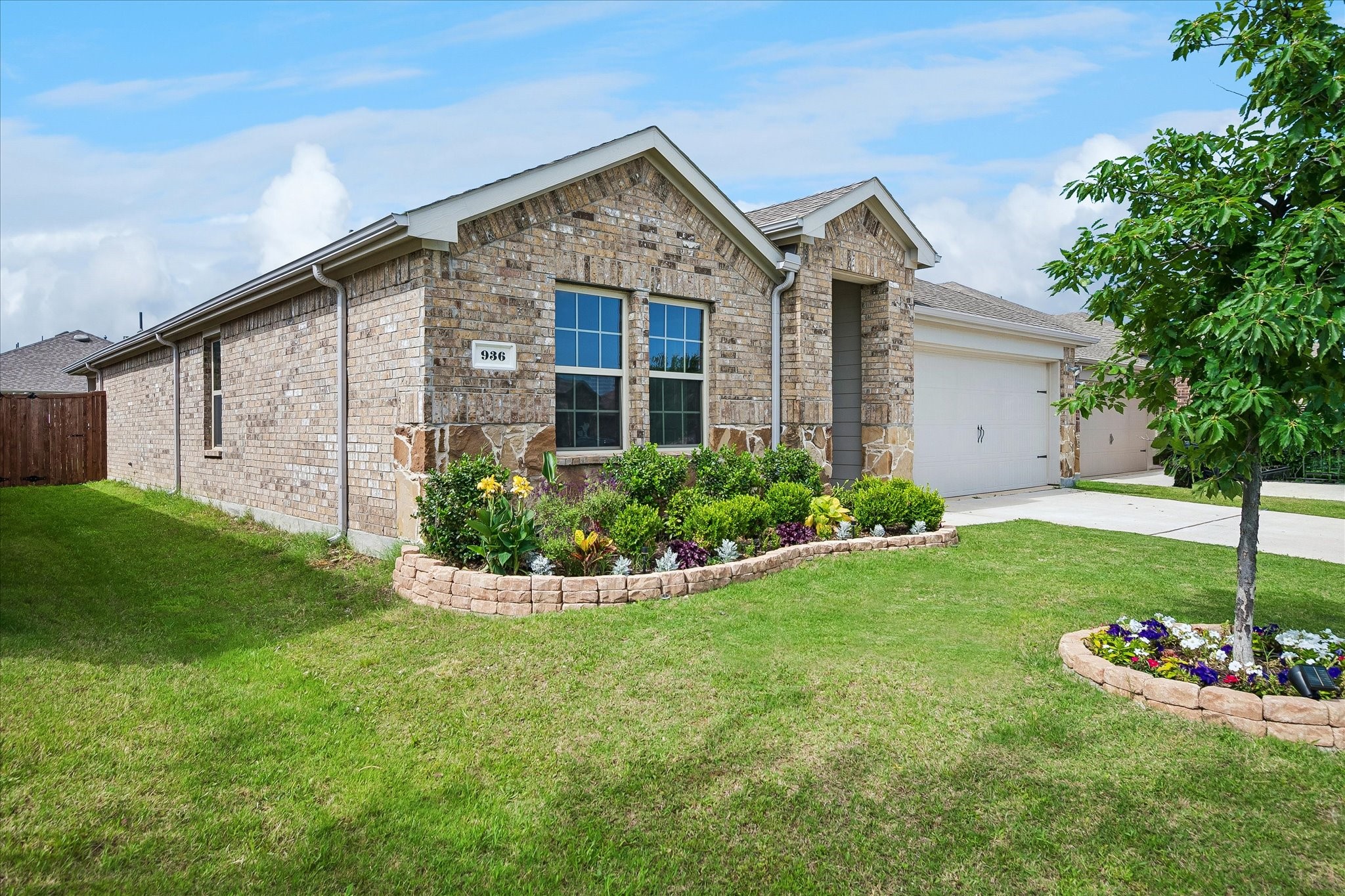 936 Glover Drive Aubrey TX 76227