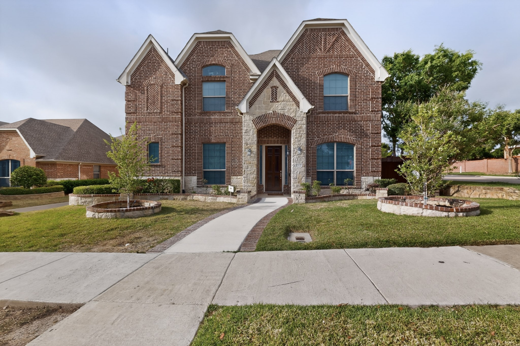 2440 Lismore Lane Irving TX 75063