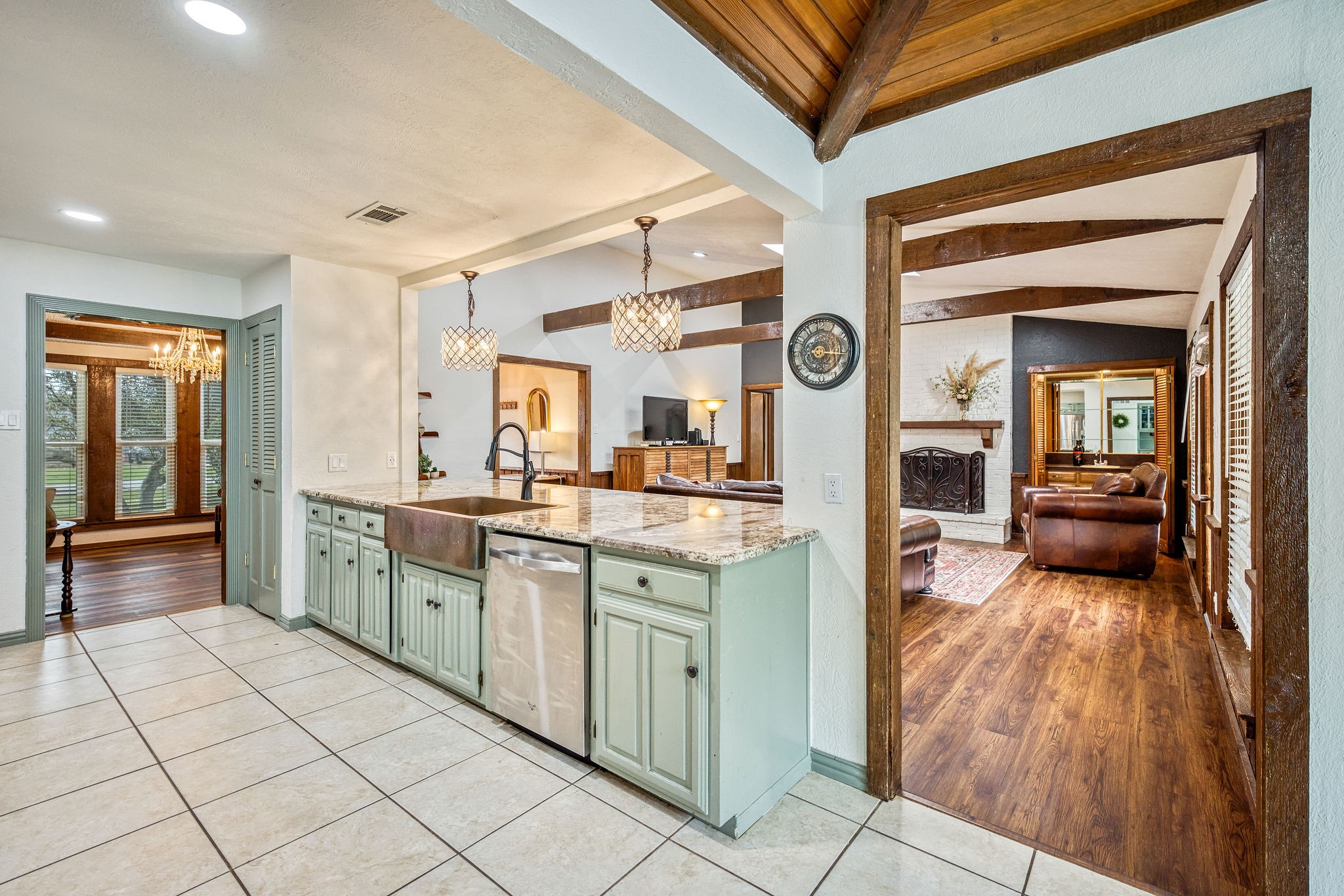 328 Shadowwood Trail Ovilla TX 75154
