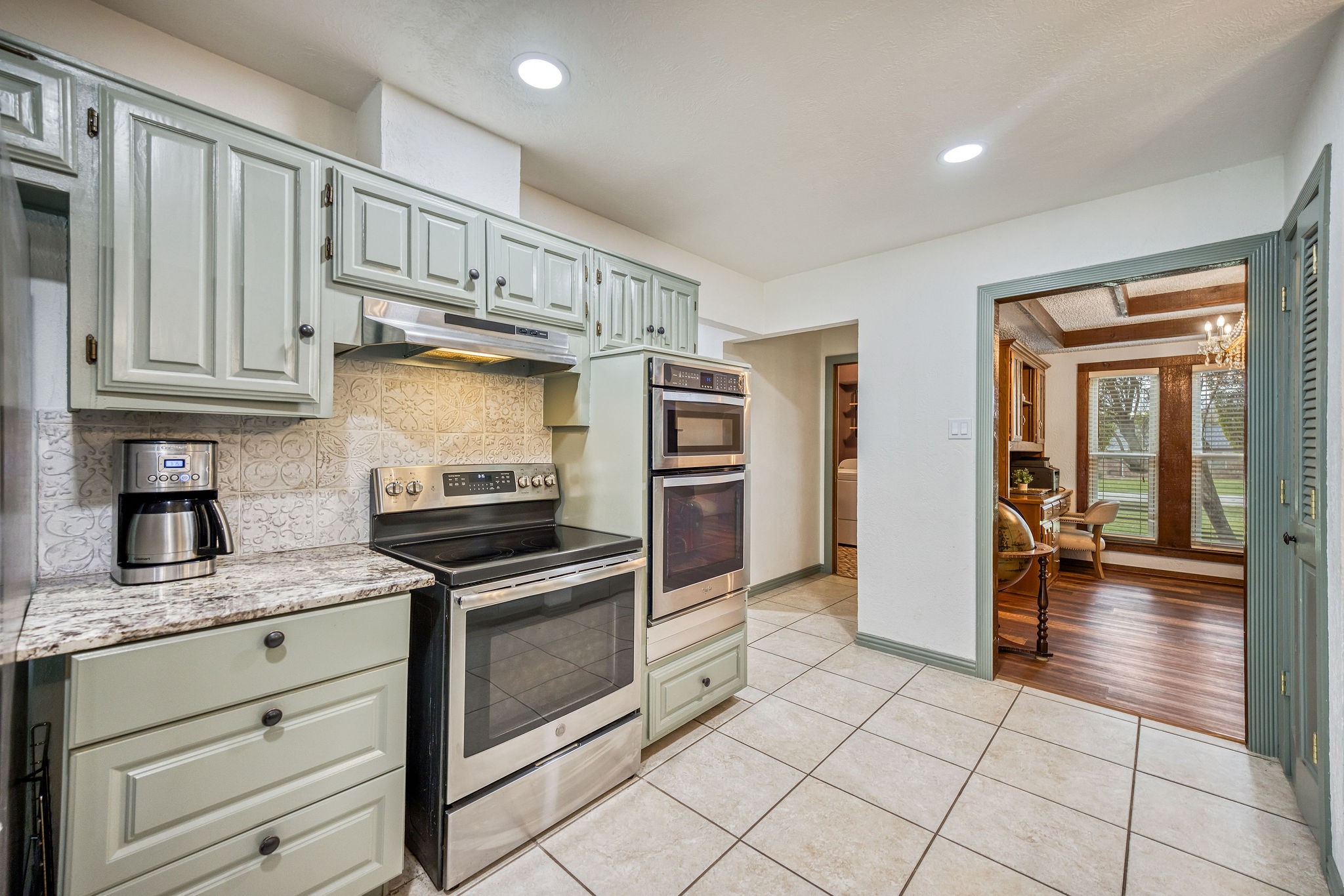 328 Shadowwood Trail Ovilla TX 75154