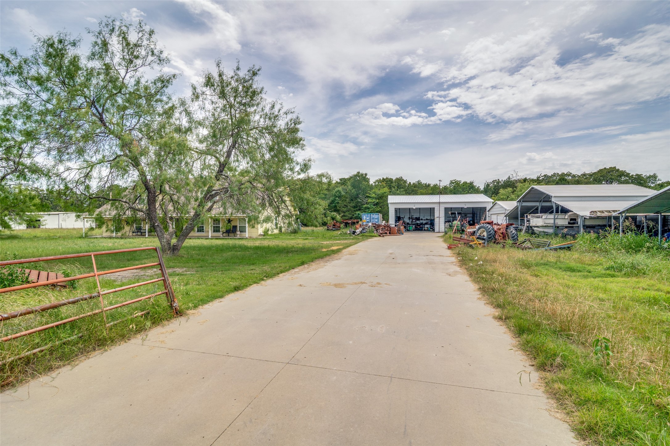 7302 County Road 4044 Kemp TX 75143