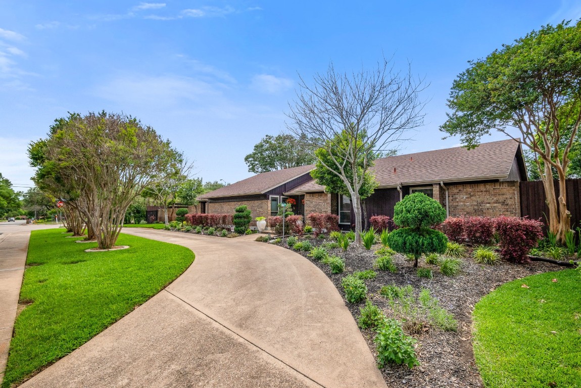 1323 Green Tree Lane Duncanville TX 75137