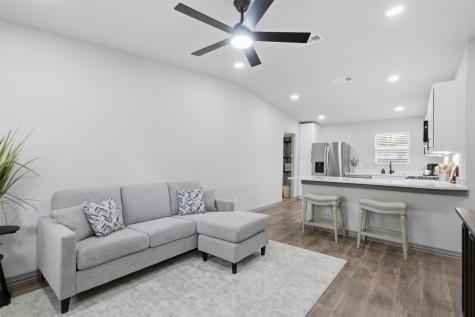 513 Hardy Drive Garland TX 75041