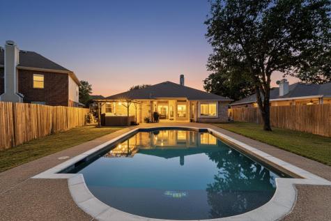 211 Ember Glen Drive Arlington TX 76018