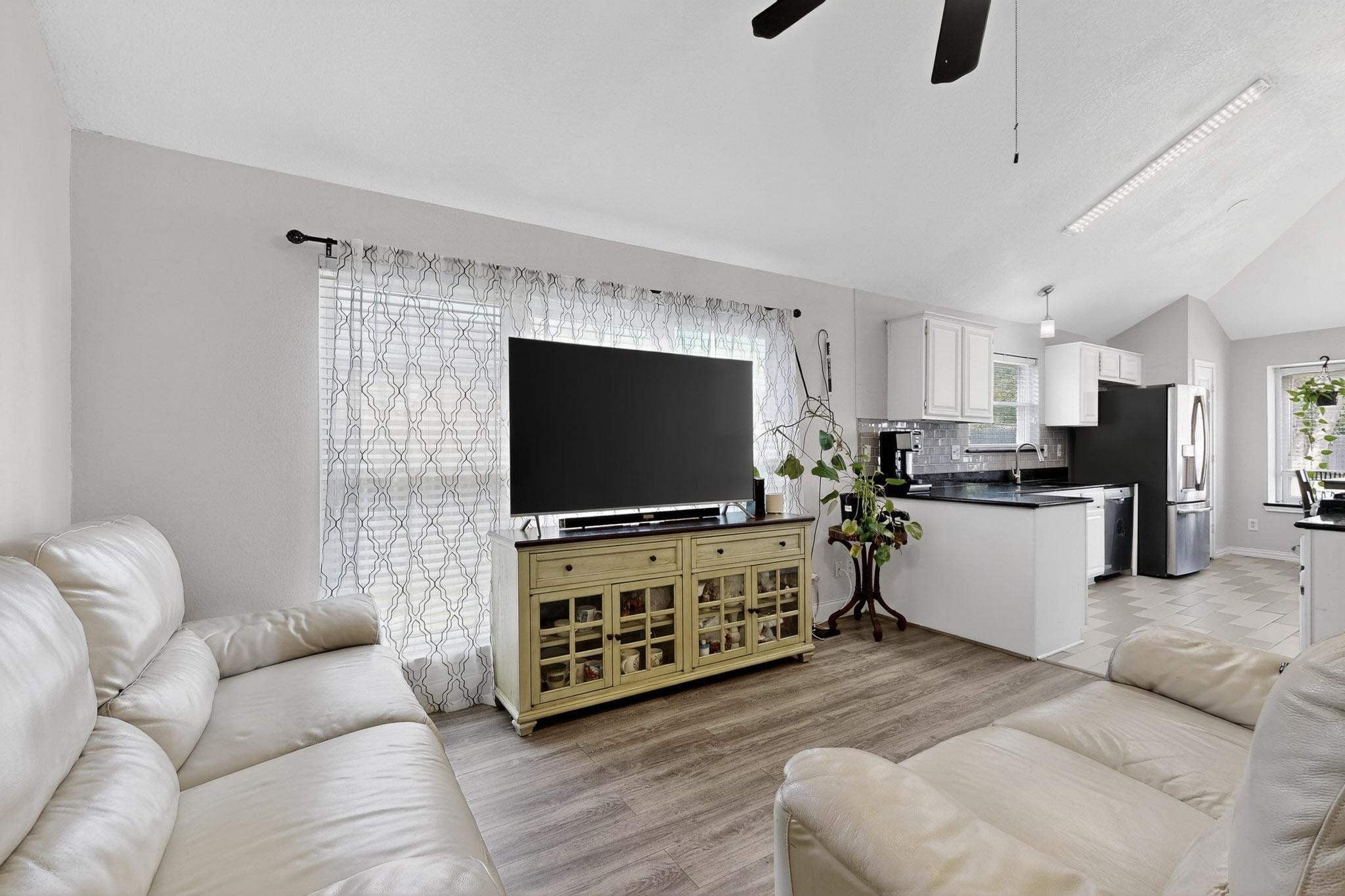 211 Ember Glen Drive Arlington TX 76018