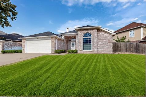 211 Ember Glen Drive Arlington TX 76018