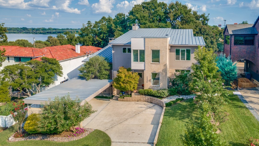 Dallas TX, 7326 Lakewood Boulevard