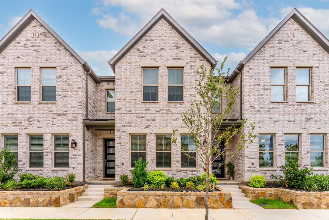 304 Almanor Street Lewisville TX 75056