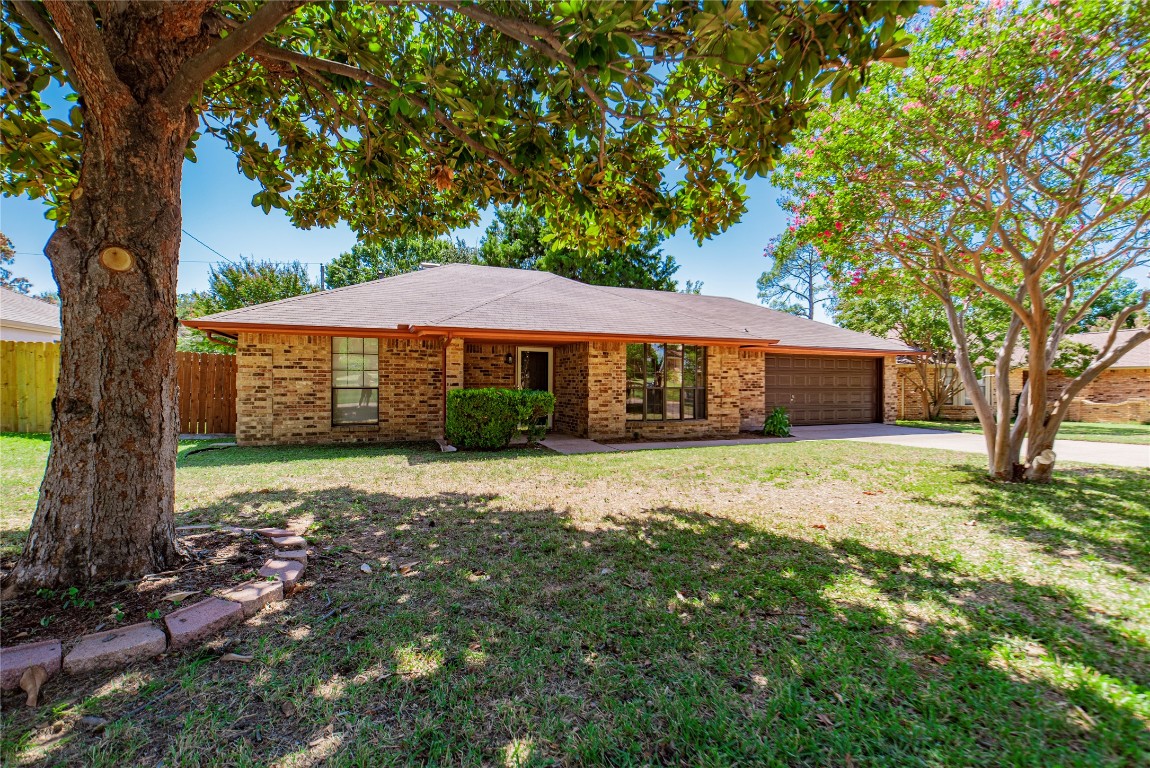 2014 Chantilly Court Arlington TX 76015