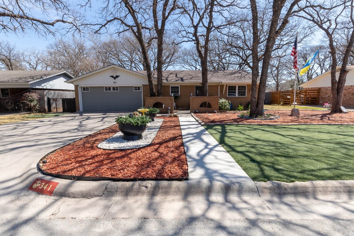341 Glenhaven Drive Azle TX 76020