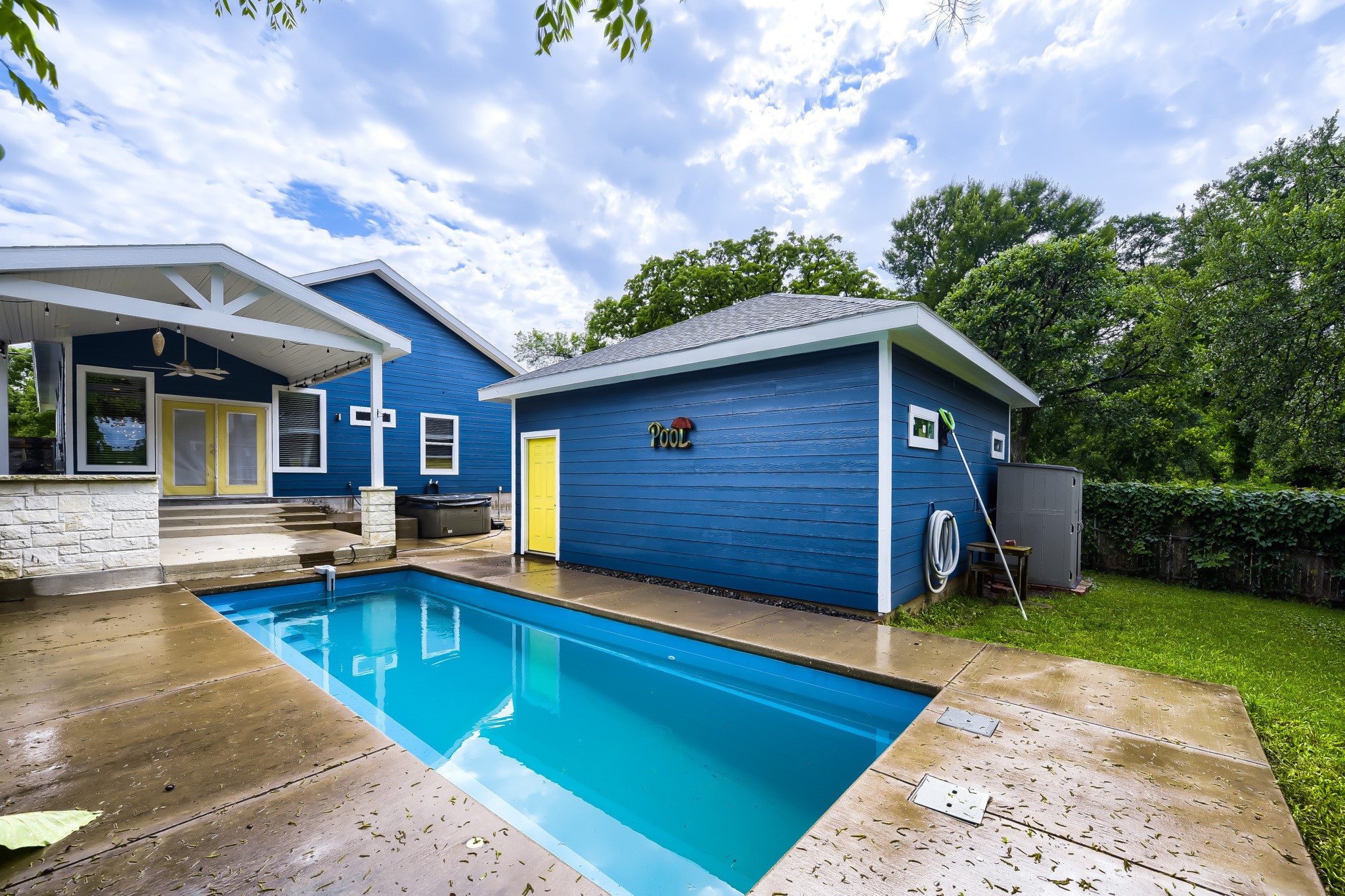 210 W Oak Street Mansfield TX 76063