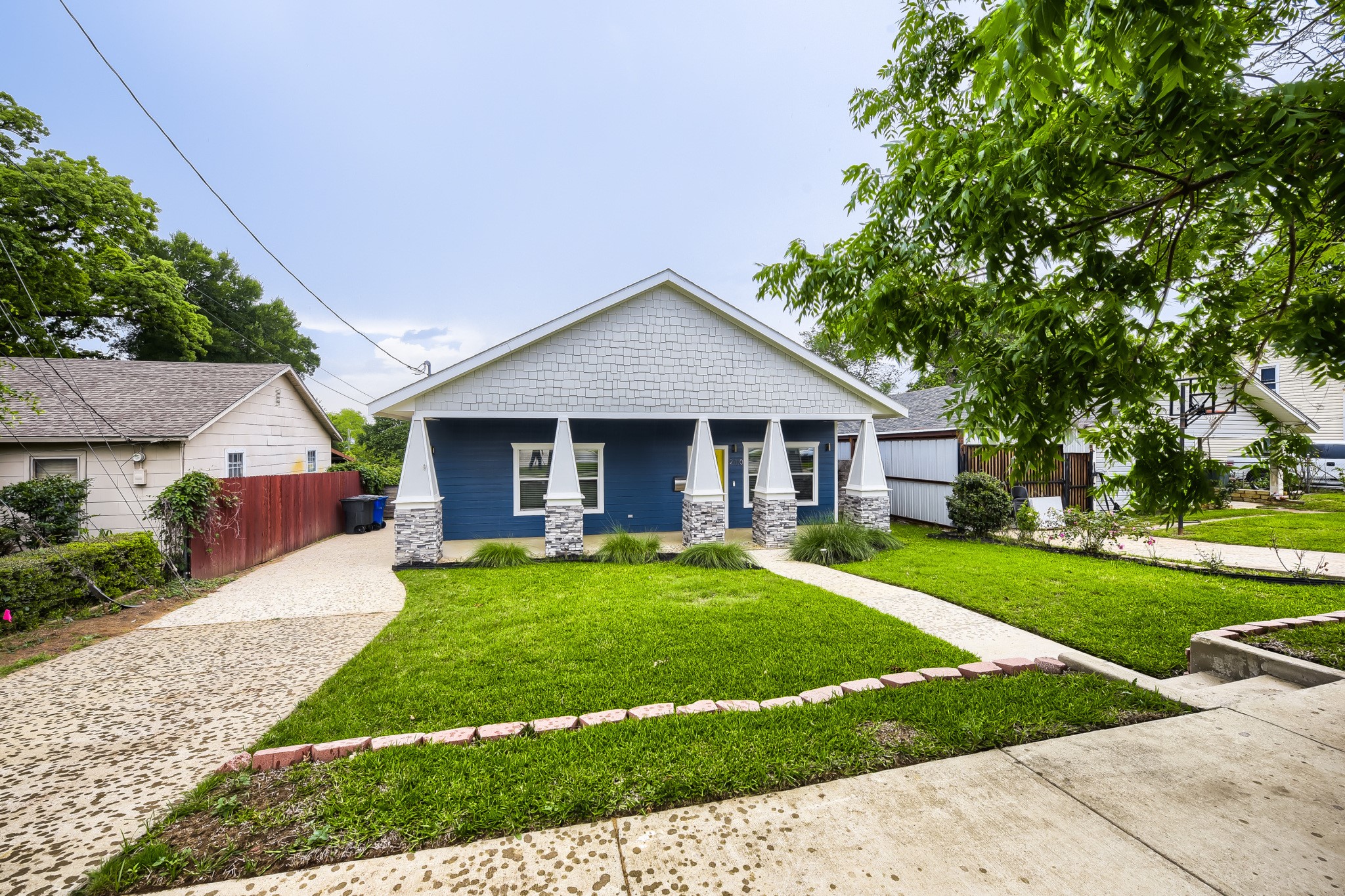210 W Oak Street Mansfield TX 76063