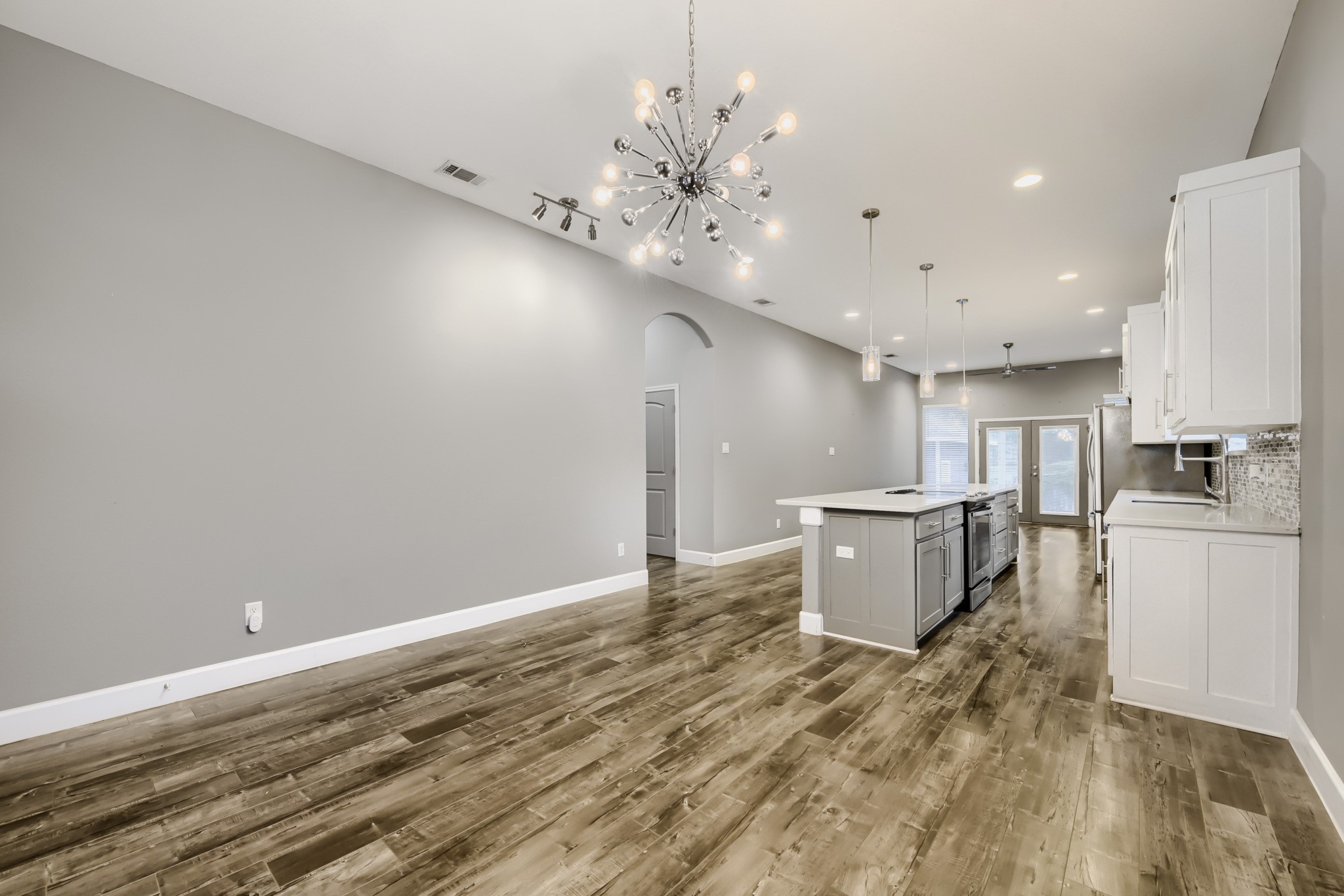 210 W Oak Street Mansfield TX 76063