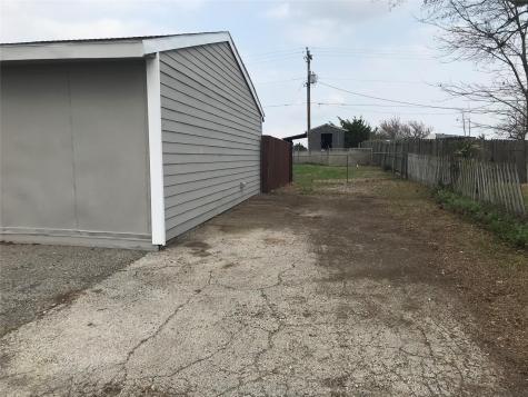 303 Raymond Street Farmersville TX 75442