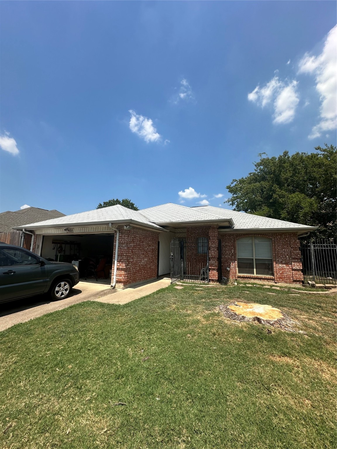 825 Meadowdale Road Arlington TX 76017