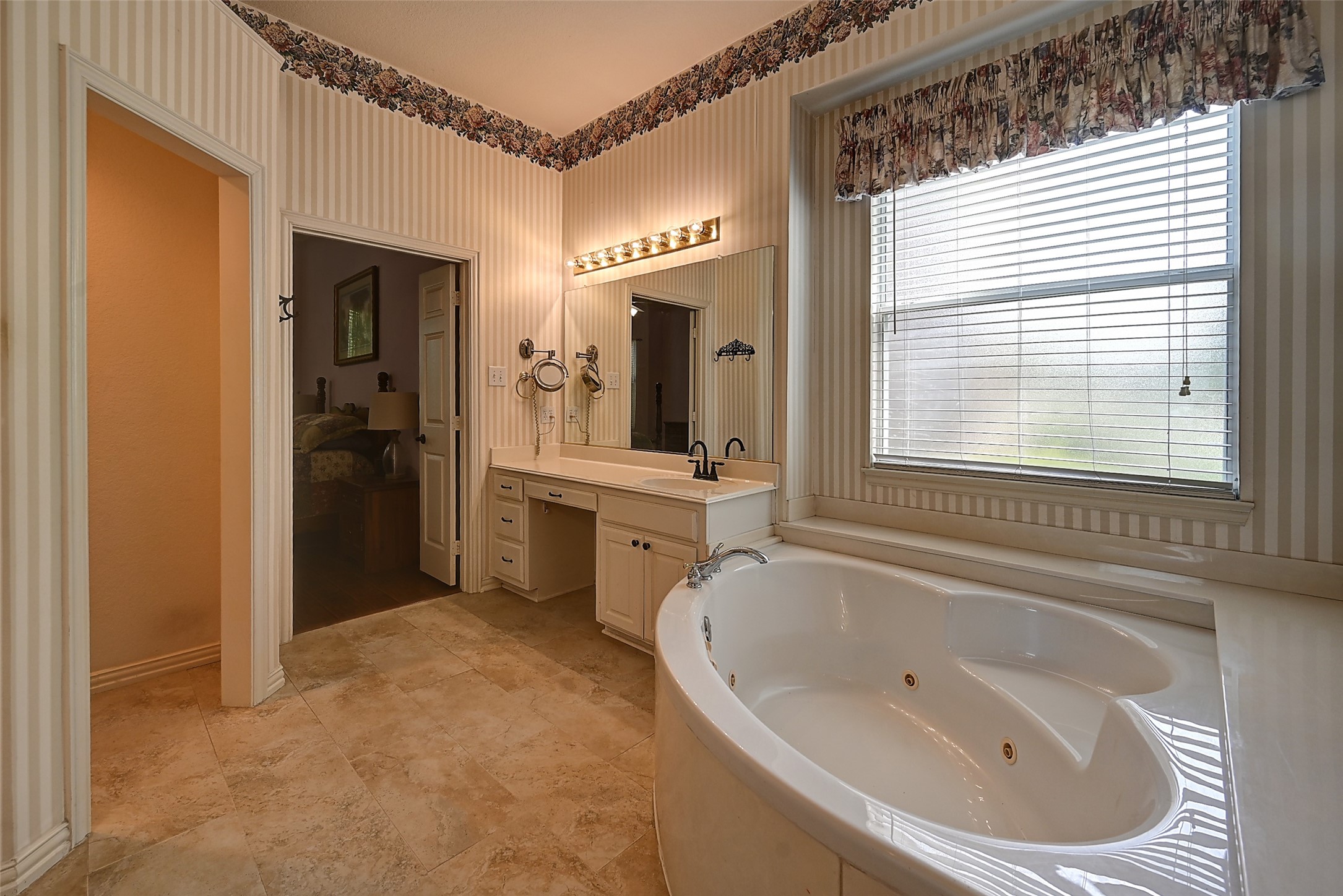 6608 Barclay Lane Garland TX 75044