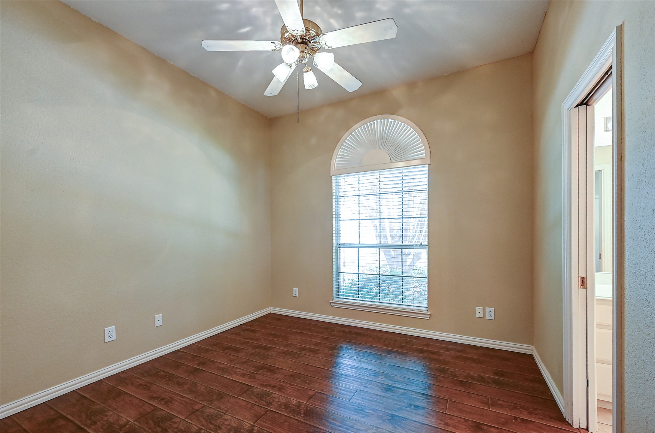 6608 Barclay Lane Garland TX 75044