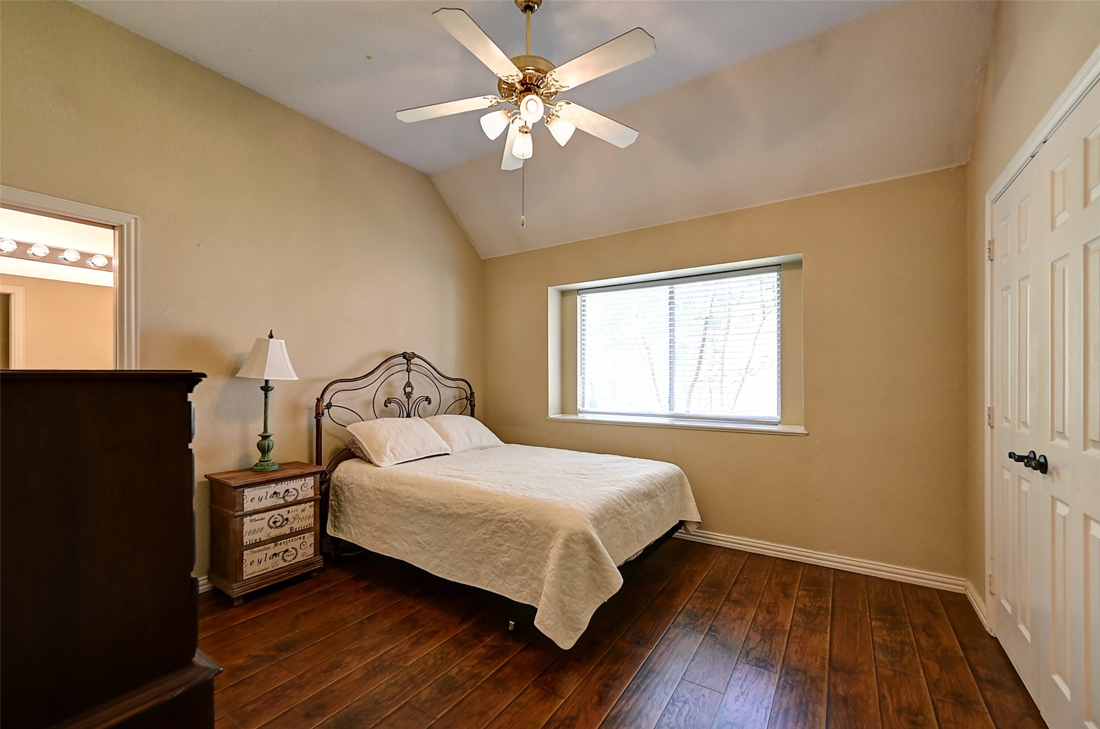 6608 Barclay Lane Garland TX 75044
