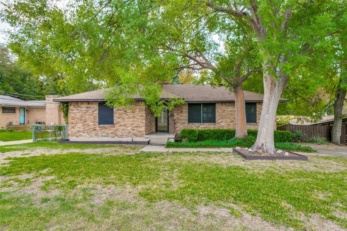 2424 El Cerrito Drive Dallas TX 75228