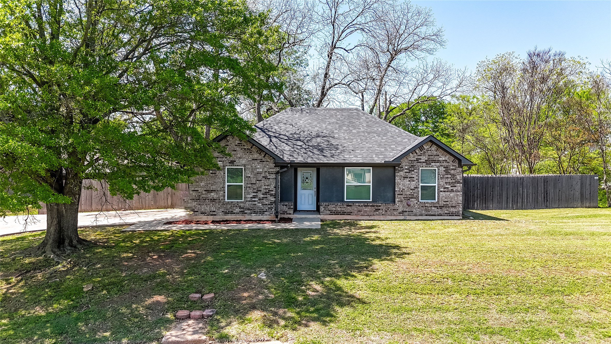 1 W Parnell Street Denison TX 75020