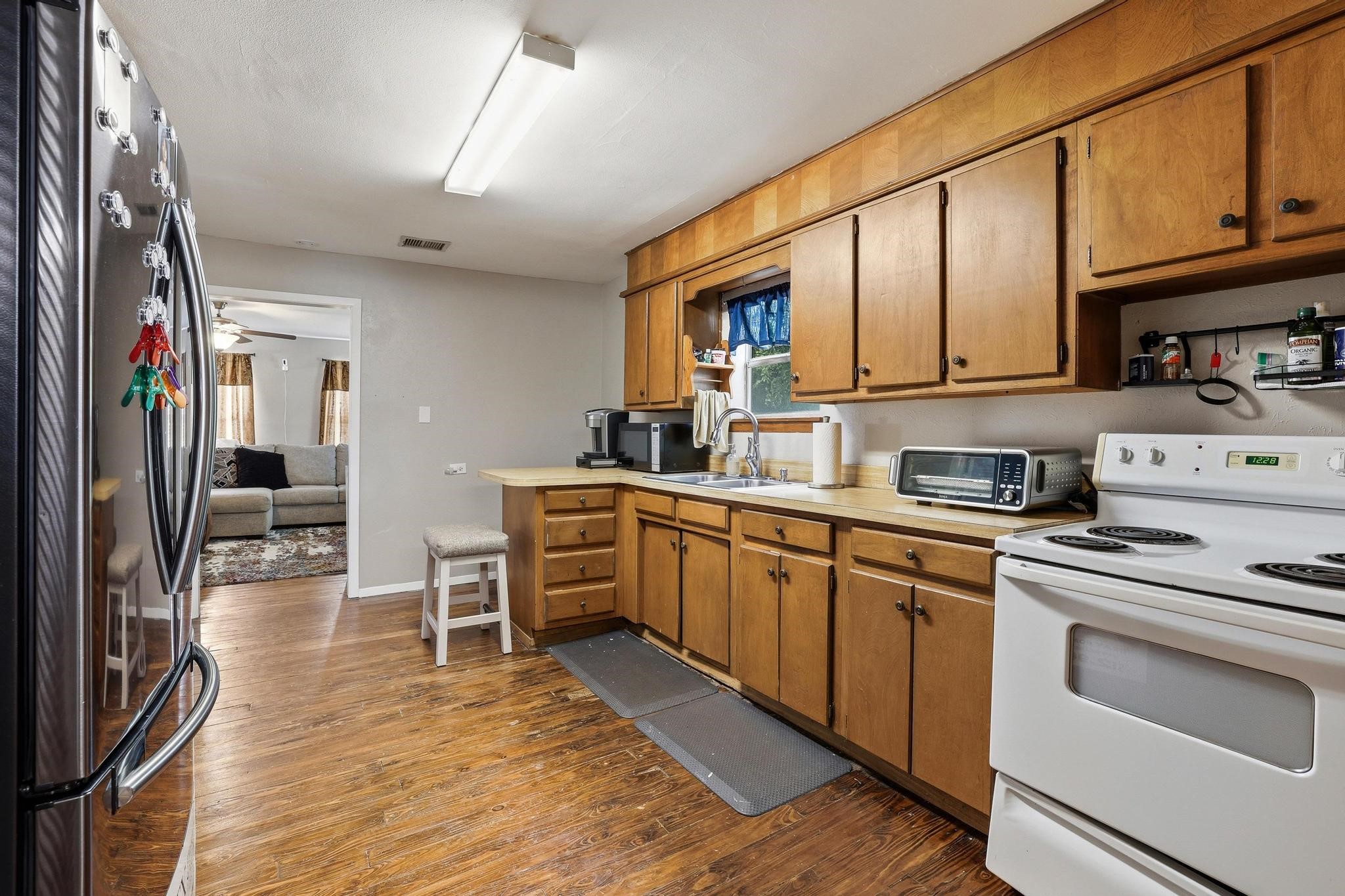 312 E Saunders Street Trenton TX 75490