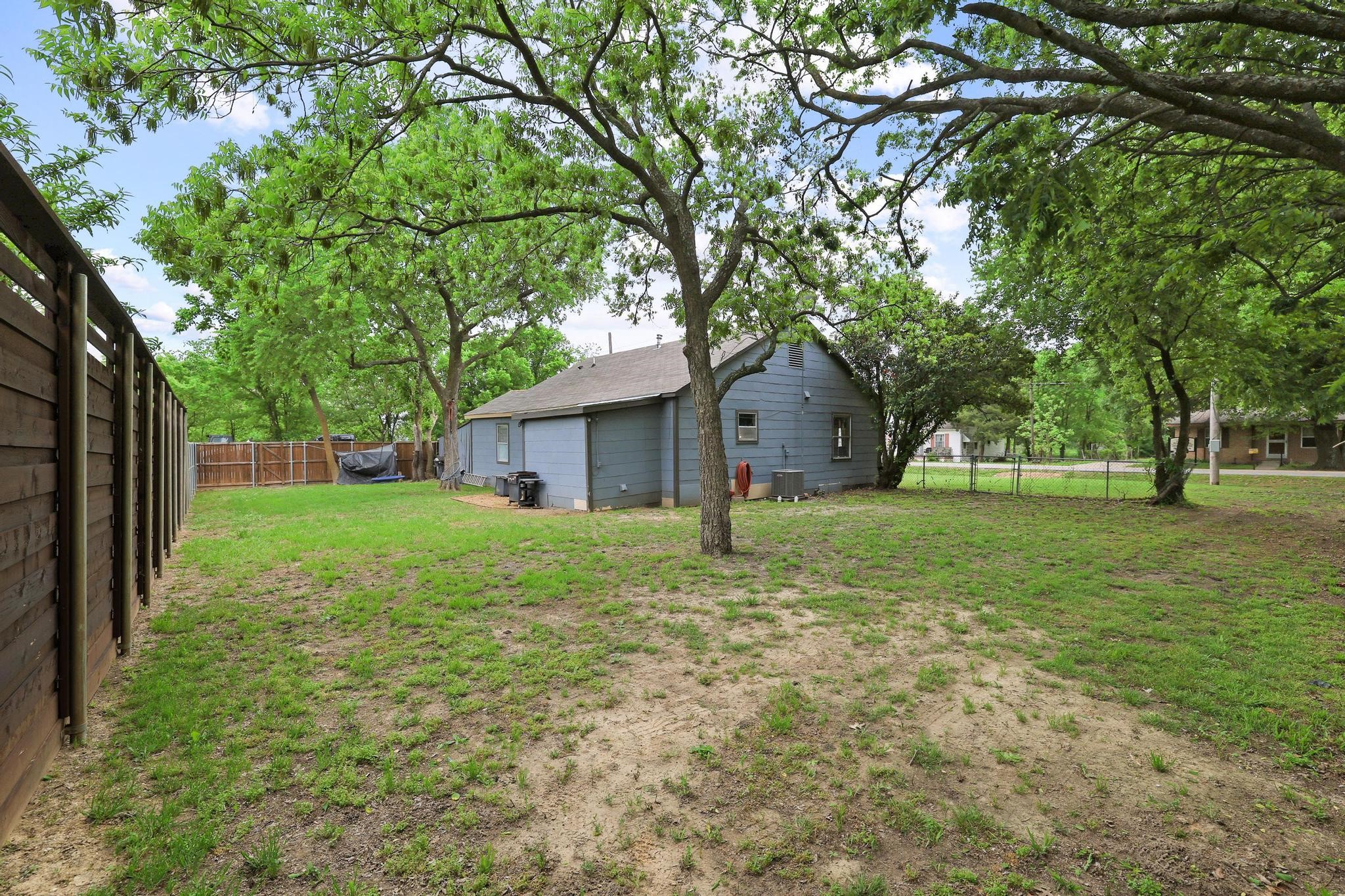 312 E Saunders Street Trenton TX 75490