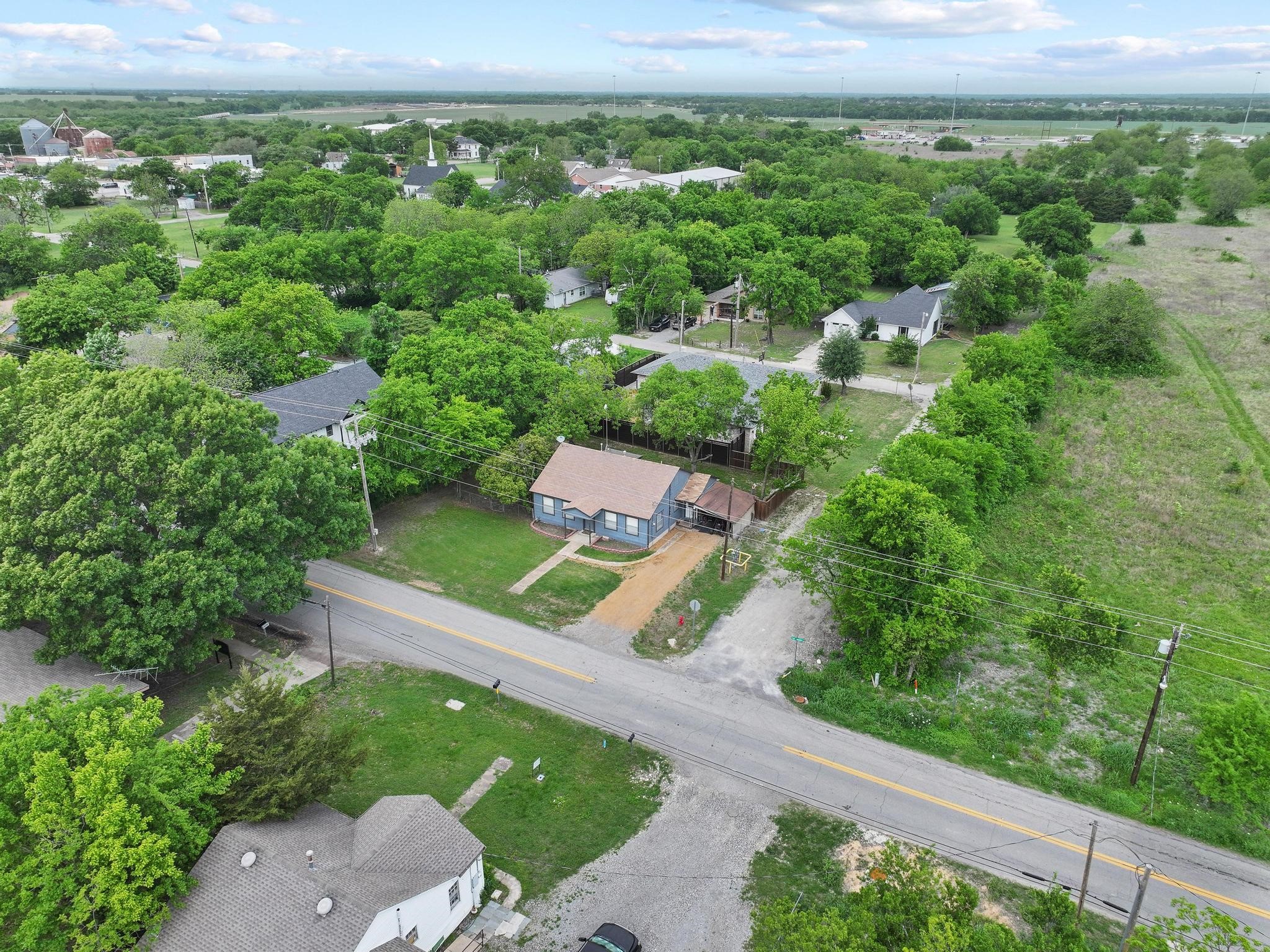 312 E Saunders Street Trenton TX 75490
