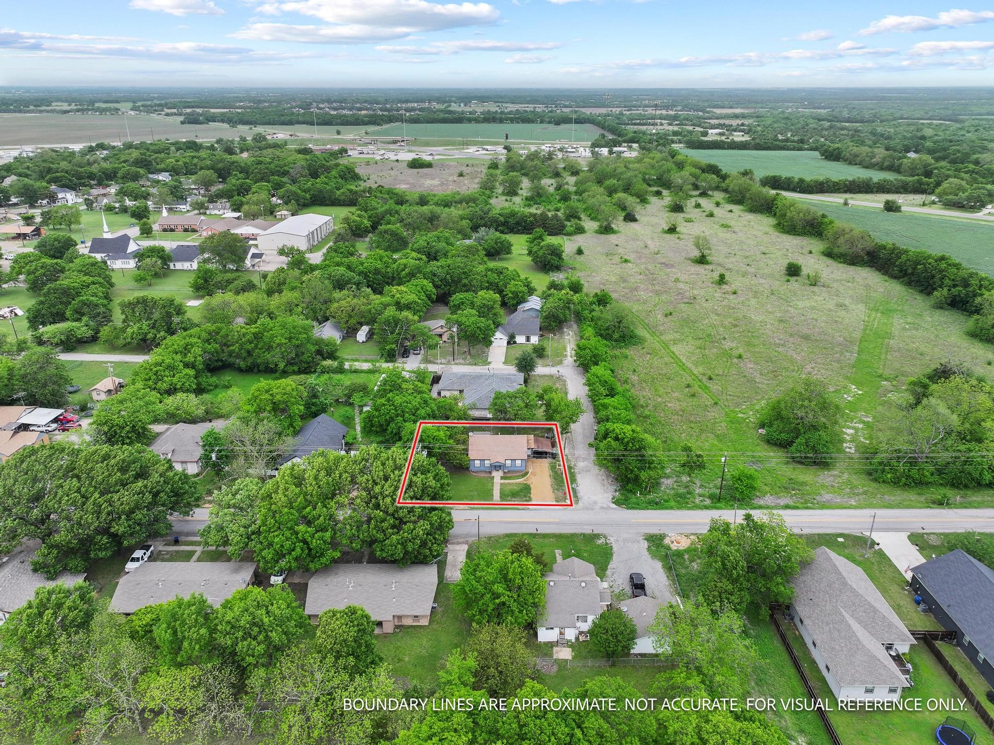 312 E Saunders Street Trenton TX 75490