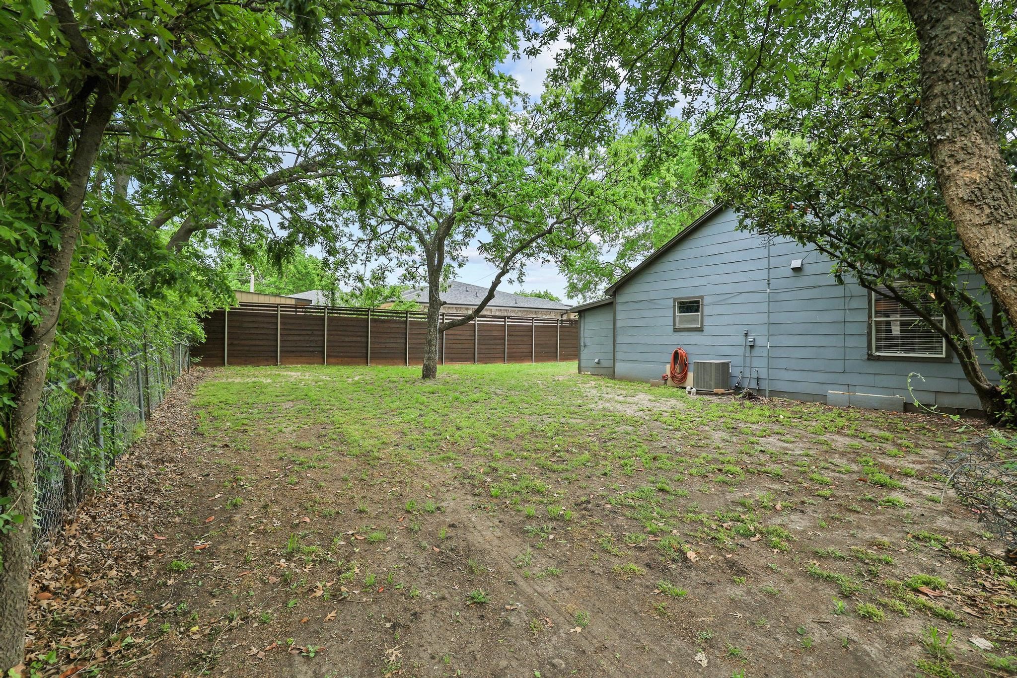 312 E Saunders Street Trenton TX 75490