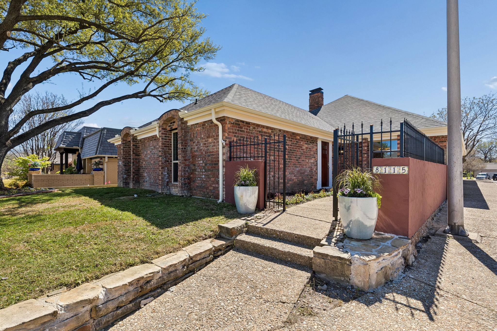 8115 Old Moss Road Dallas TX 75231