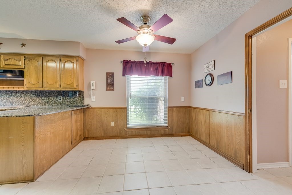 834 Rock Creek Lane Red Oak TX 75154